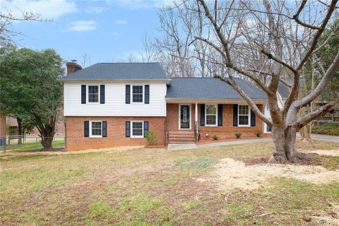 8201 Cliffside Drive