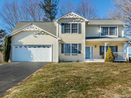 24 Mallory Meadows Court sold home in Mallory Meadows, Arden, NC
