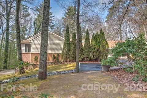 302 Main Street sold home in Byers Park, Fairview, NC