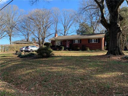 212 Ruby Lane