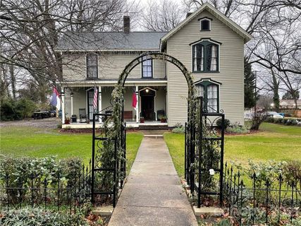 428 N Ellis Street sold home in Historic District, Salisbury, NC