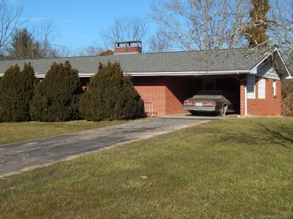 290 Garden Lane