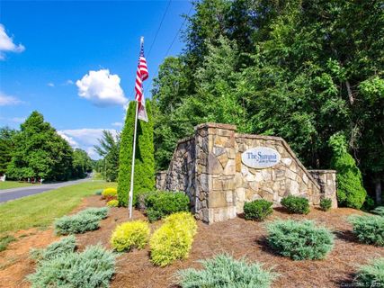 8157 Long Island Road 82