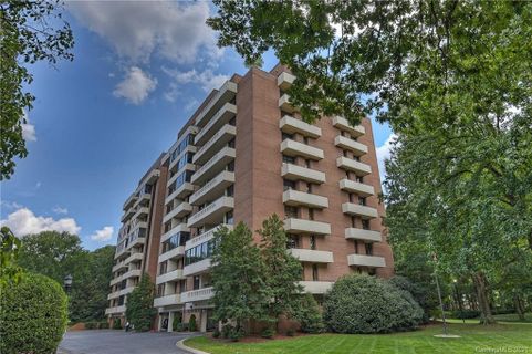2633 Richardson Drive 8B