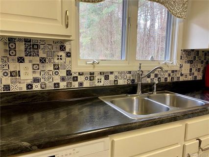 2315 White Oak Court sold home in WHITE OAK MANOR, Claremont, NC
