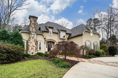 2053 Kings Manor Drive