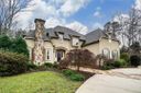 2053 Kings Manor Drive sold home in Matthews, SC