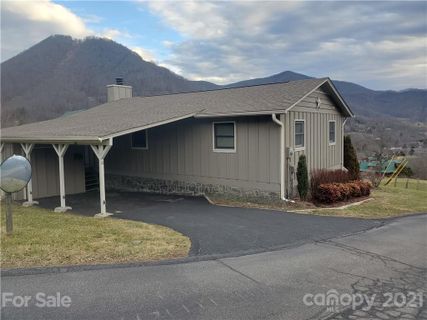 18 Stoney Ridge Loop