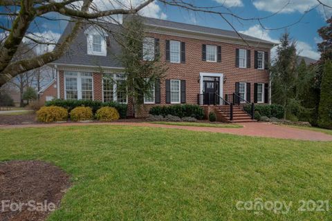 1116 10th Street Lane sold home in The Pines, Hickory, NC