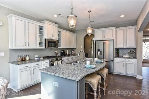 7932 Creek Park Drive 101