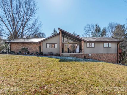 105 Maple Leaf Lane