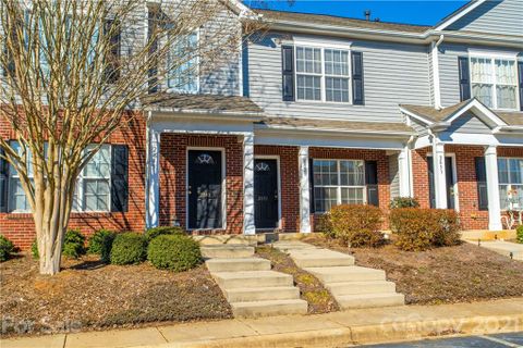 2851 Summergrove Court sold home in Summerfield Townhomes, Matthews, NC