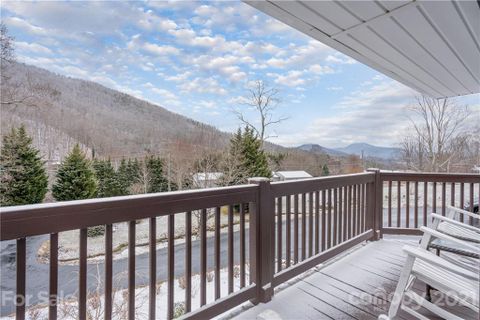 179 Powderhorn Drive sold home in Country Place Of Waynesville, Waynesville, NC