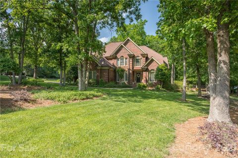 8224 Lake Providence Drive
