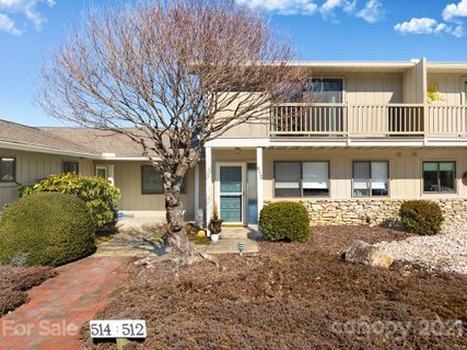 512 Davis Mountain Road sold home in Country Ridge, Hendersonville, NC
