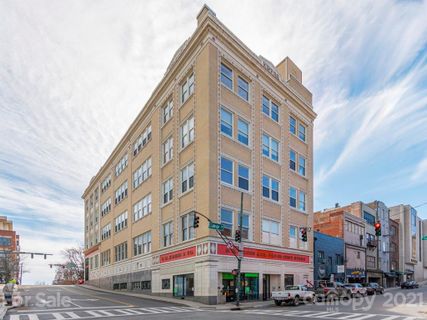 59 C College Street 303