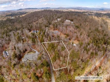 Lot 39 Trenholm Woods Drive sold home in Trenholm Woods, Hendersonville, NC