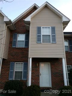 2240 15th Avenue 103 sold home in Bradford Square, Hickory, NC