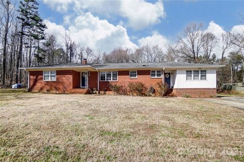 8533 Pine Circle sold home in Hickory Acres, Charlotte, NC