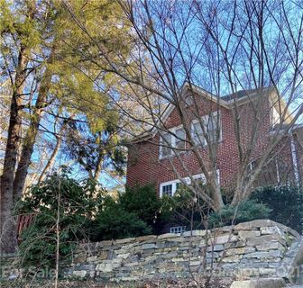 33 White Fawn Drive sold home in Oakhurst, Asheville, NC