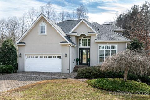 450 Mistletoe Trail