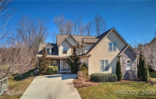 18 Drakes Meadow Lane sold home in Drakes Meadow, Arden, NC