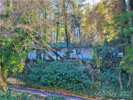 500 W Allen Street sold home in Toms Hill Park, Hendersonville, NC