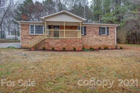 221 Arc Street sold home in Pine Acres, Bessemer City, NC