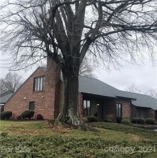 309 3 Pinkney Street sold home in Village Square, Shelby, NC