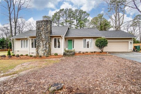 3001 Southampton Circle
