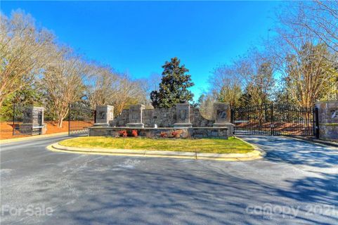 1 Victoria Lake Drive