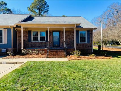 200 Pointe Circle