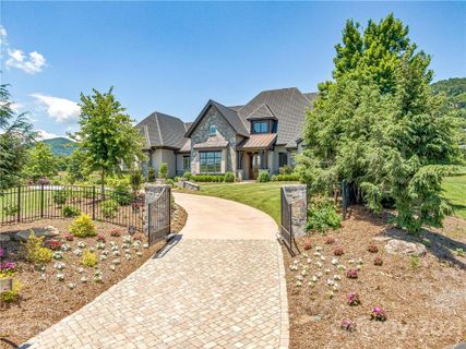64 Walnut Valley Parkway