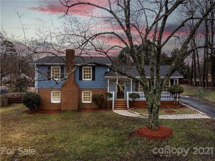 5800 Charing Place