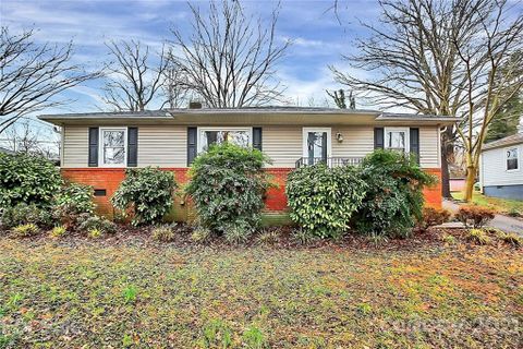 1307 Meadowbrook Circle