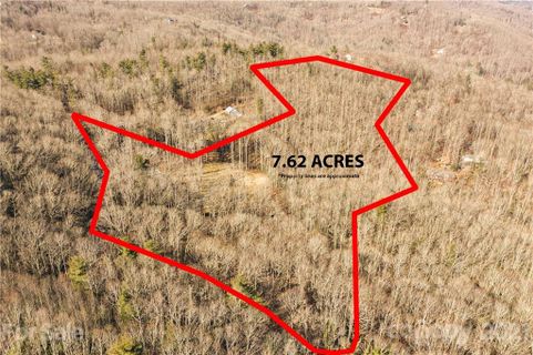790 Davis Mountain Road sold home in Sky Lake Estates, Hendersonville, NC
