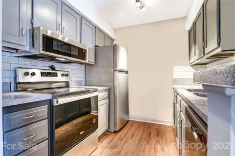 8123 Tremaine Court