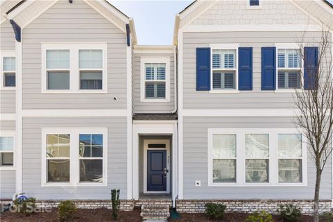 927 Lyndon Station Drive