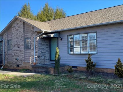27 Whispering Pine Drive sold home in Whispering Pines, Marion, NC