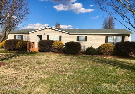 2300 Dellinger Drive sold home in Brookridge, Newton, NC