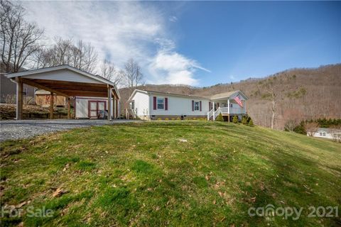 22 Mahan Lane sold home in Country Place Of Waynesville, Waynesville, NC