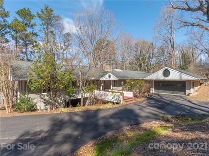 181 Lakeshore Drive