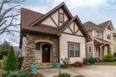 17 Tudor Way