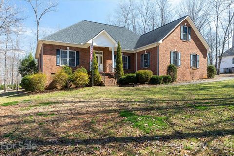 1765 Cricket Run sold home in Pebble Creek, York, SC