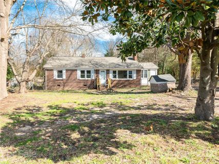 502 Davis Park Road