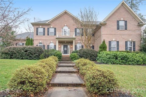 404 Cove Creek Loop