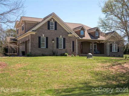 8019 Shaker Pond Lane