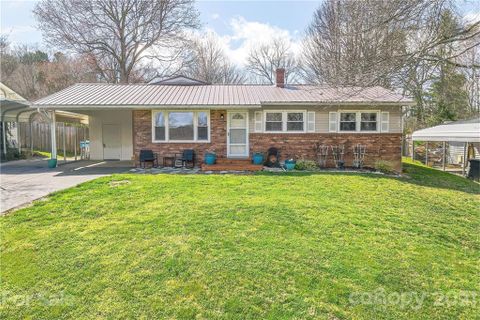 401 Rowland Road sold home in Sherwood Forest, Swannanoa, NC