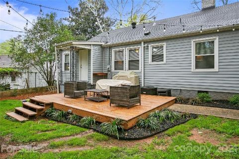 2729 Mayflower Road
