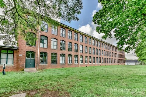 201 Hoskins Road 224 sold home in Foxridge, Charlotte, NC